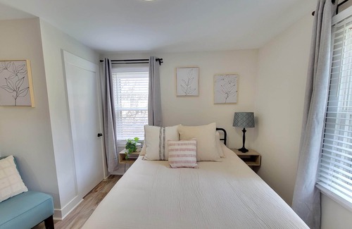 North Charlotte Casa | Close to lightrail in the Heart of NODA!
