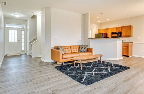 Carmel Casa | Close to Main Street: Townhome in Zionsville