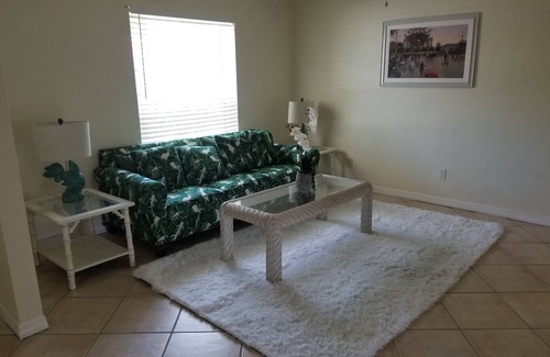 Stuart Casa | Close to marinas, fishing, beaches, shopping and restaurants
