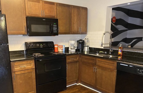 Loring Heights Apartamento | ESTRELLAS LUJOSAS NOCHES MIDTOWN 2 CAMAS / 1 BAÑO