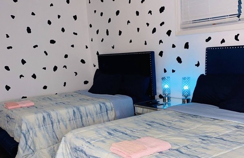 Loring Heights Apartamento | ESTRELLAS LUJOSAS NOCHES MIDTOWN 2 CAMAS / 1 BAÑO