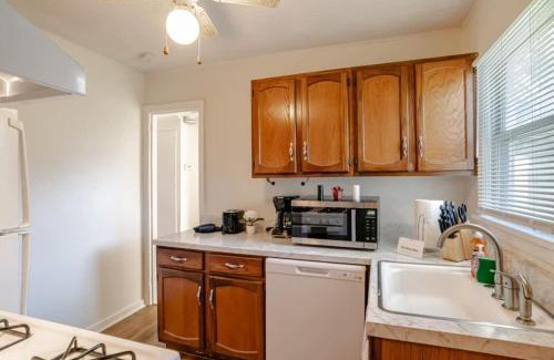 Mobile Casa | Close to Midtown & Parks - Little Blue