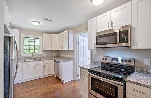 Shannon Park Casa | Close to NoDa, Plaza Midwood; 5 Miles to dwntwn; Monthly, Digital Nomads welcome