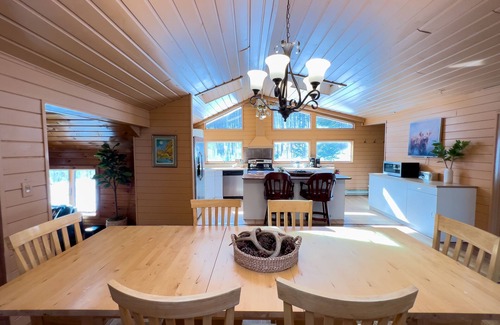 Shandaken Cabina | Close to Phoenicia, Woodstock Brewery, Belleayre, Mountain View, Backyard Stream