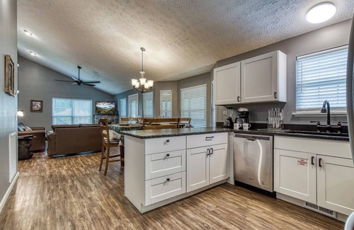 Pigeon Forge Chalet De Esquí | Close to Pigeon Forge and Dollywood One Story 2 bedroom dog Friendly