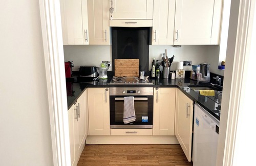 Sands End Casa | Close to River, Park and the City - Wonderhouse ready for guests