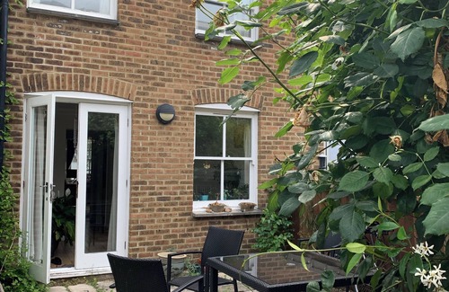 Sands End Casa | Close to River, Park and the City - Wonderhouse ready for guests