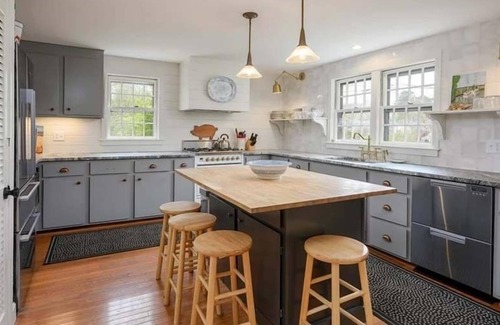 Hyannis Port Casa | Close to several area beaches. Hot tub. Beach pass provided. RPMS095
