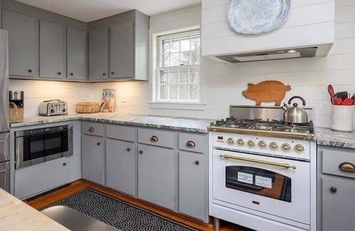Hyannis Port Casa | Close to several area beaches. Hot tub. Beach pass provided. RPMS095