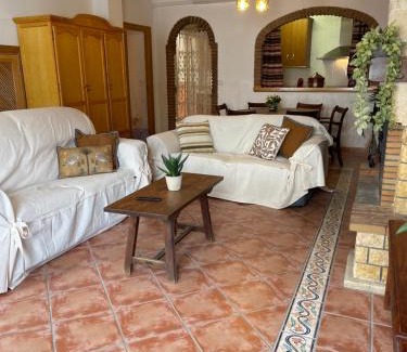 Guejar Sierra Apartamento | Close to Sierra Nevada Casa Con Chimenea y Parking Las Golondrinas