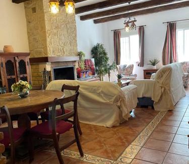 Guejar Sierra Apartamento | Close to Sierra Nevada Casa Con Chimenea y Parking Las Golondrinas
