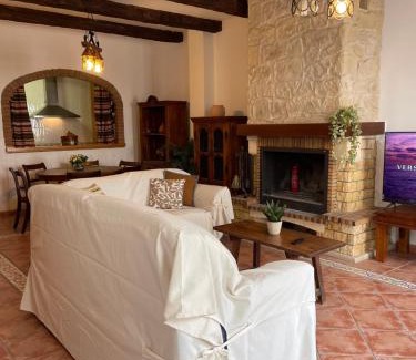 Guejar Sierra Apartamento | Close to Sierra Nevada Casa Con Chimenea y Parking Las Golondrinas