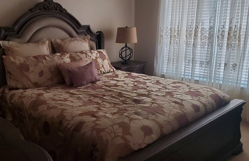 Hiram Casa | Close to Six Flags White Water theme park.