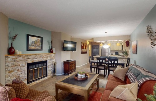 Angel Fire Condominio | Close to Slopes | WiFi | Easy Access | Mountain Spirits 211