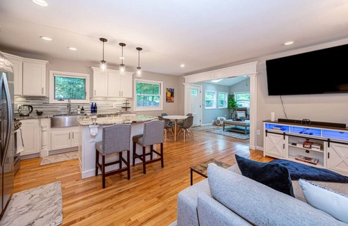 Geyser Crest Casa | Close to SPAC, Saratoga Race Track & Downtown