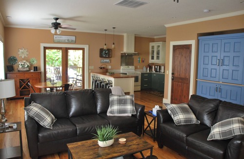 Sylva Casa | Close to Sylva and WCU, Privacy and Convenience