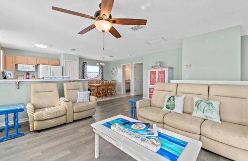 Indialantic Casa | Close to the Beach 3 BR 2 BA Relaxing Townhome - Dog Friendly