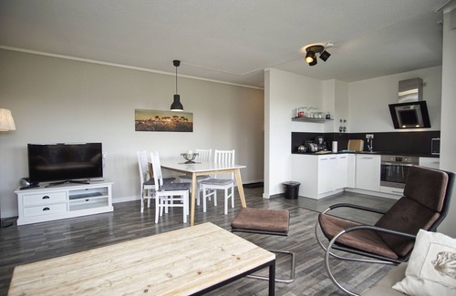 Lobbe Apartamento | Close to the beach with balcony, use of swimming pool and sauna - Strandhaus Mönchgut FeWo11