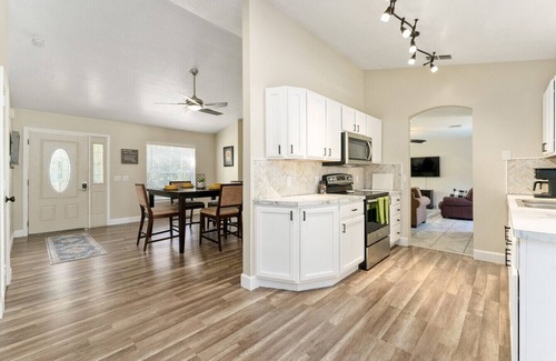 Lady Lake Casa | Close to the Villages, Disney World, and More