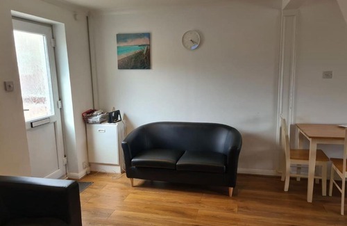 East Walworth Casa | Close To Tower Bridge Central London - 4 Bedroom House - 3 Bathrooms - Free Parking 3 Cars - Sleep 9