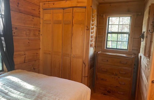 Franklin Cabina | Close to town, easy to get to, internet, cell reception - Flying Pig Cabin