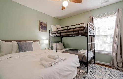 Eau Claire Casa | Close to USC & Midtown-Downtown - Newly Renovated