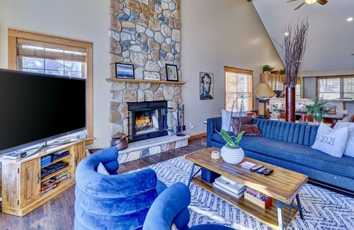 Tannersville Cabaña | Close to Waterpark, Hiking, Game Room, Community Pool