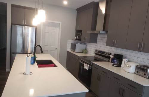 West Edmonton Apartamento | Close to West Edmonton Mall #1