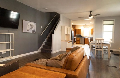 Bethlehem Apartamento | Close to Wind Creek/Events/Food! ✔Hot-tub ✔Garage