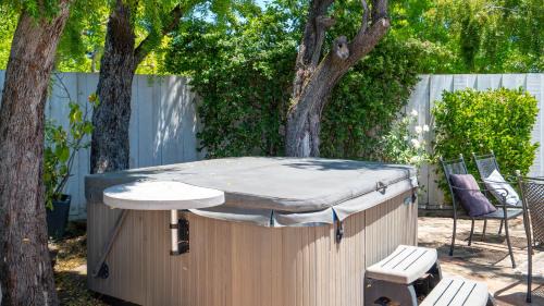 San Rafael Casa | Close to Wine Country,3bed ,2bath Pool, Hot-tub, Cold Plunge