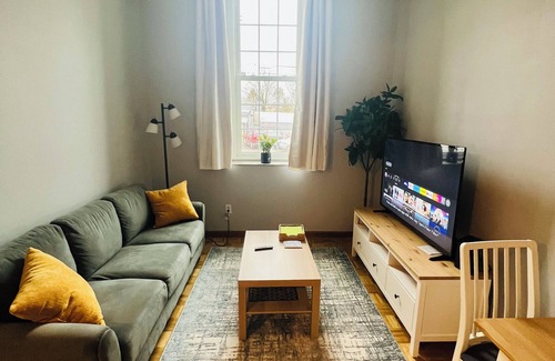 Hamden Apartamento | Close to Yale hospital,1 bed apt, great location