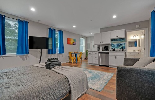 Gorham Apartamento | Modern Studio with Wi-Fi | Long Term Available