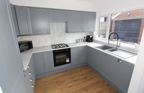 Belfast Casa | Closer to International Ice Bowl & Ulster Hospital