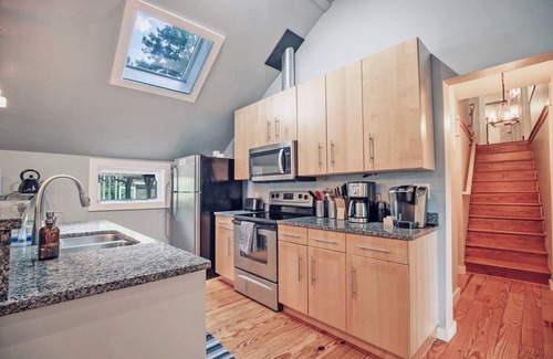 Pickens Cabaña | Closest to Table Rock Private Trail Fire Pit Secluded Cottage Free SC Park Entry