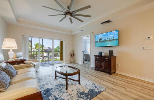 Fort Myers Casa | Closest to the Pool! - Updated, Bright & Cheery - Condo Serenity Cove - Roelens Vacations