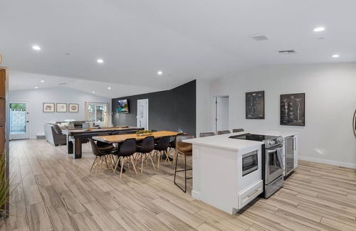 Entertainment District Casa | Closest Walk to Entertainment District