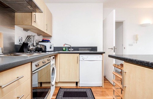 Runnymede Apartamento | Cloud9stayz at The Charles 01 & 02
