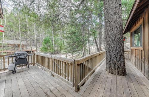 Cloudcroft Casa | Cloudcroft Cabin Vacation Rental 3 Mi to Skiing!