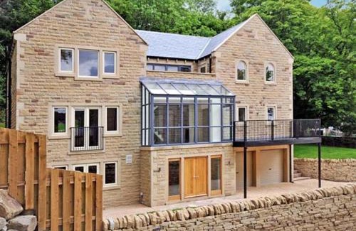 Almondbury Casa | Clouds Hill