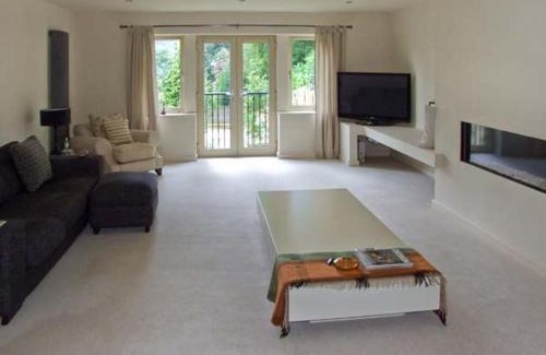 Almondbury Casa | Clouds Hill