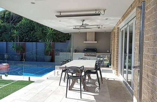 Clovelly Casa | Clovelly Beach House with Pool