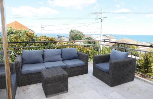 Clovelly Casa | Clovelly Beach House with Pool