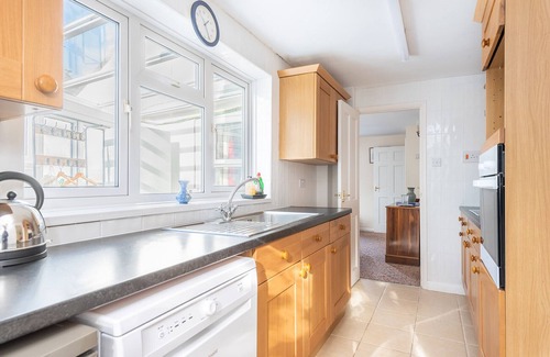 Crantock Cabaña | Clovelly Cottage, Crantock, near sandy beaches