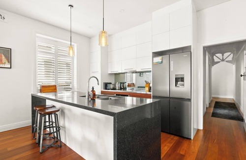 Clovelly Casa | Clovelly Gables Classic Seaside Abode near Bronte