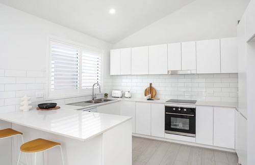 St. Georges Basin Casa | Clovelly - Pet friendly 3 bedroom home - Book 3 nights, pay for 2!