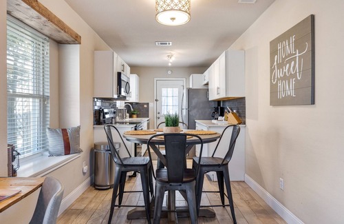 Euless Casa | Clover Cottage- Charming Mediterranean Cottage in the heart of DFW