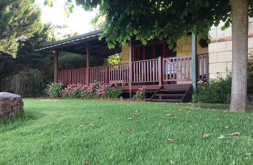 Upper Warren Cabaña | Clover Cottage Country Retreat