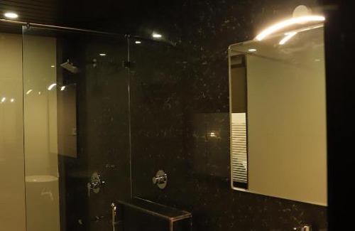 Bedla Hotel | Clover Inn