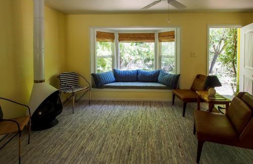 Cloverdale Casa | Cloverdale Creekside Retreat