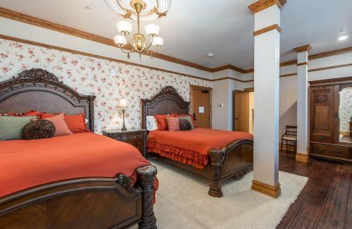 Cloverdale Hotel | Cloverdale House Inn